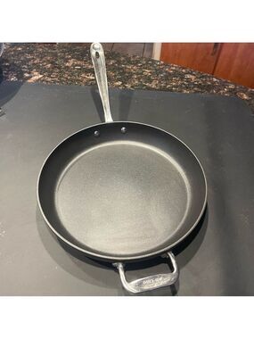 All-Clad 12” Black Nonstick Sauté or frying Pan